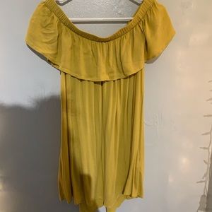 Dress/ long top off the shoulder